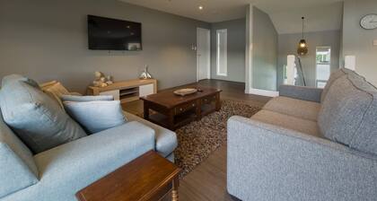 Beachside Bliss - One Bedroom Apartment