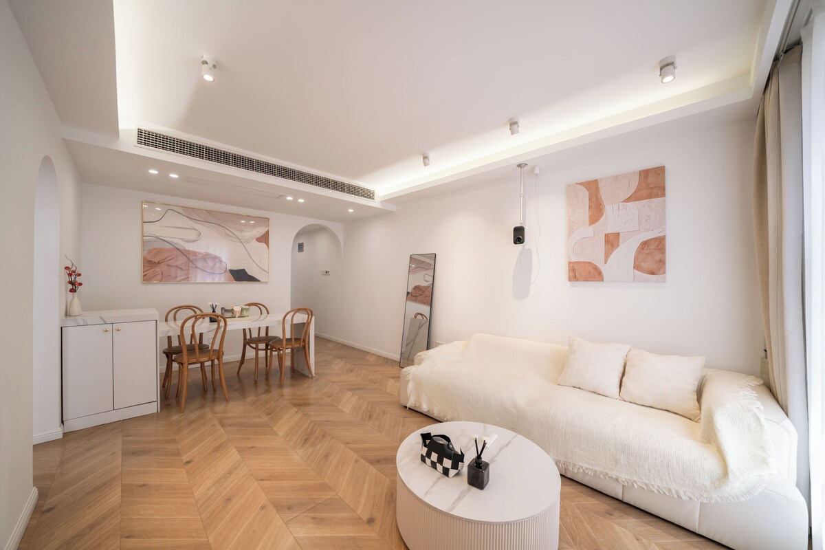 ShiGuang · IMAX Projector · Chic 6-Guest | Living area | Smart TV
