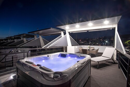 Dream Houseboat by the sea With Whirlpool