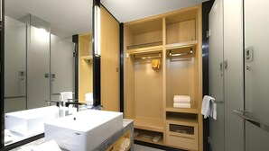 Bathroom - Echarm Hotel (Haikou)