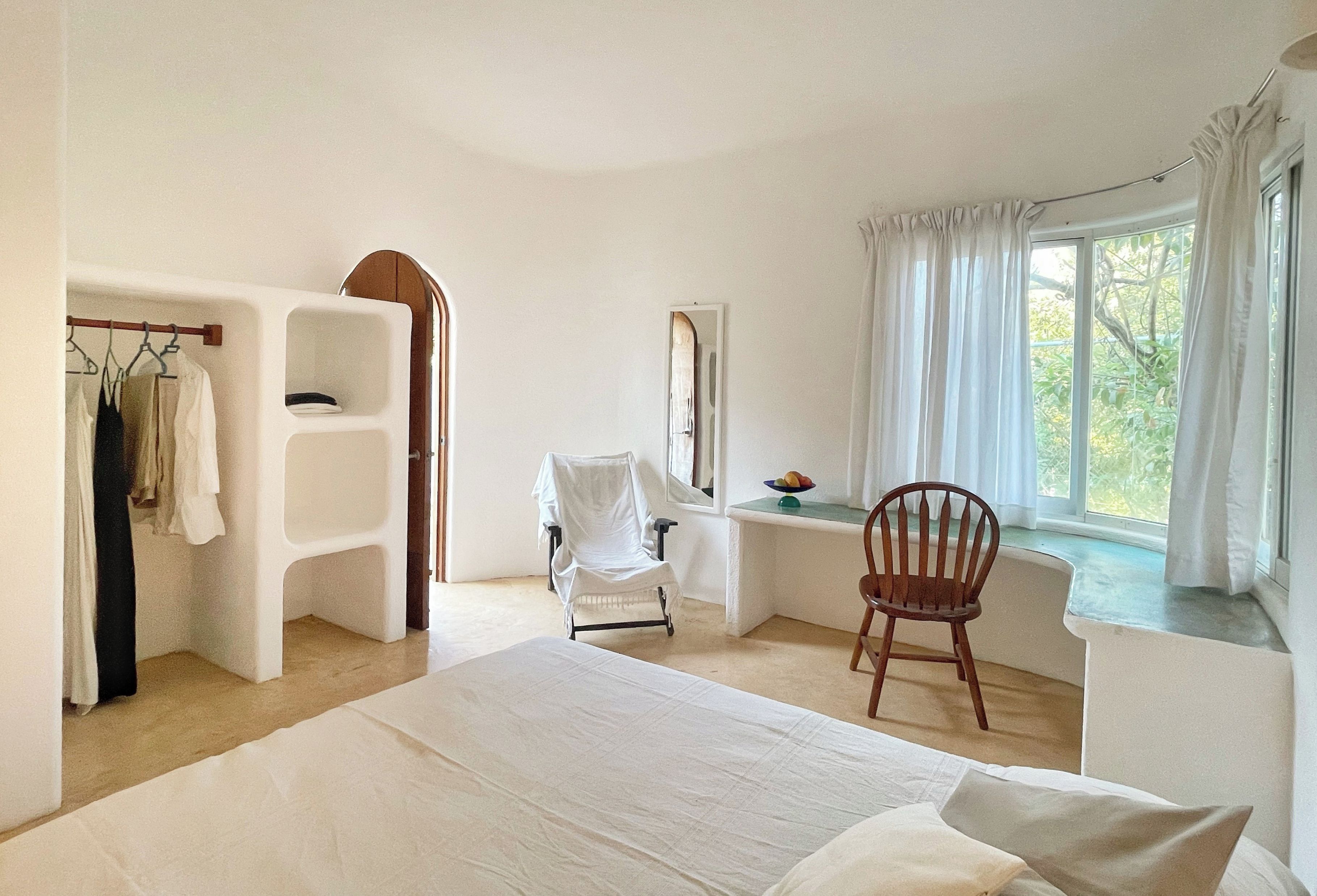 Desk, travel crib, WiFi (free), bed sheets