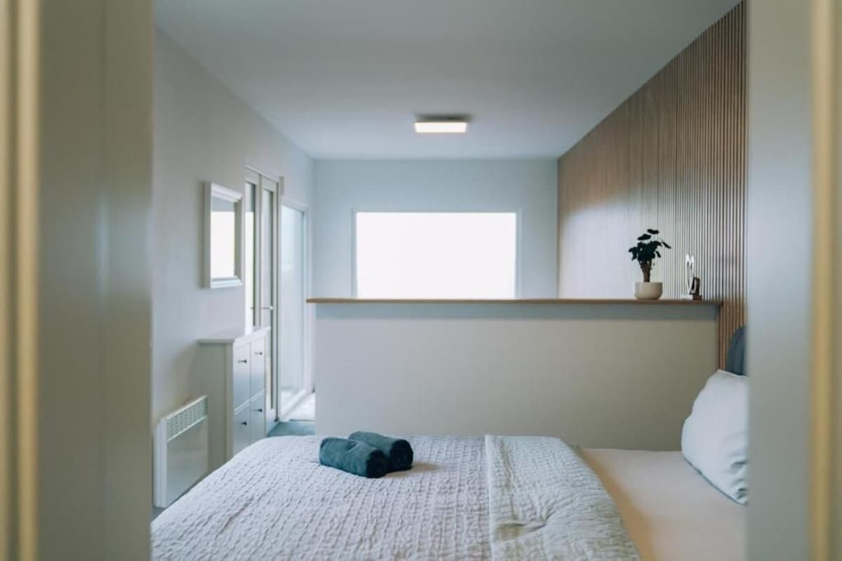 Bungalow, quang cảnh sân vườn | Bàn ủi/dụng cụ ủi quần áo, truy cập Internet không dây miễn phí 