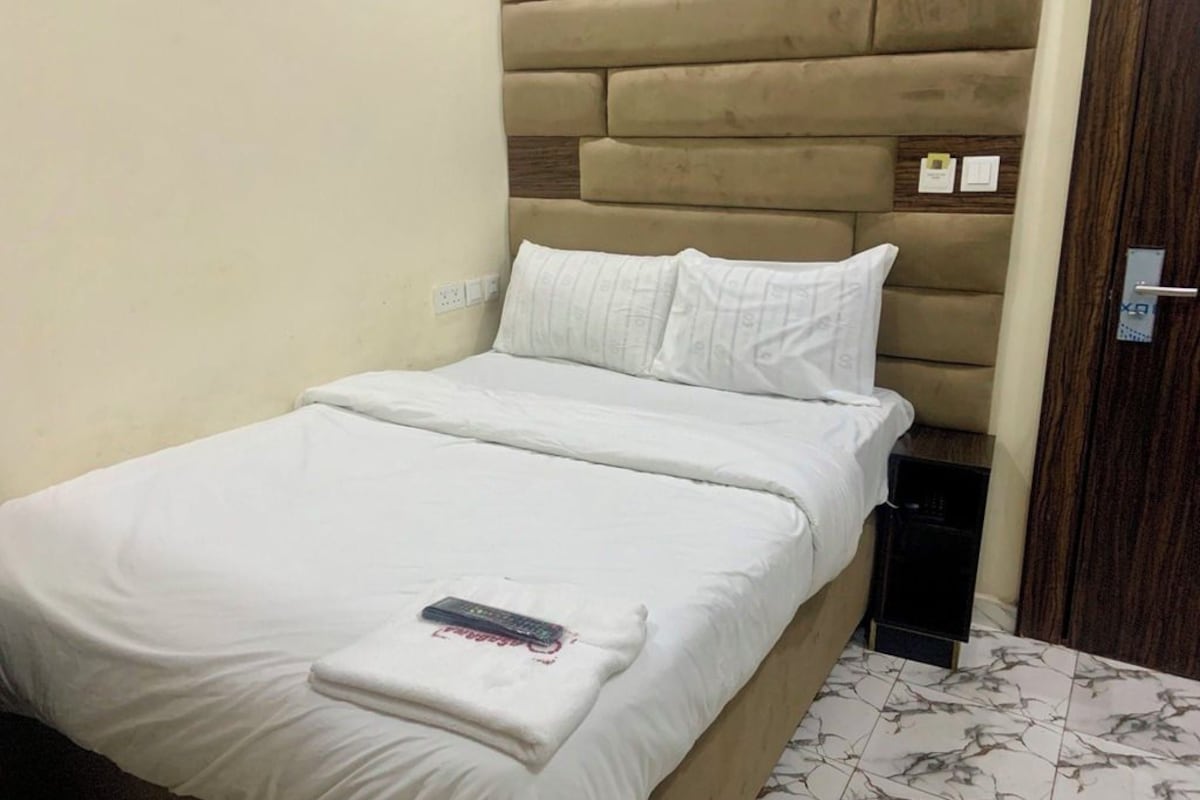 Economy Single Room, Non Smoking, Pengemasan | Meja, ruang kerja komputer riba, langsir/tirai gelap terus, kalis bunyi 