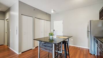Unit 1: Dining area