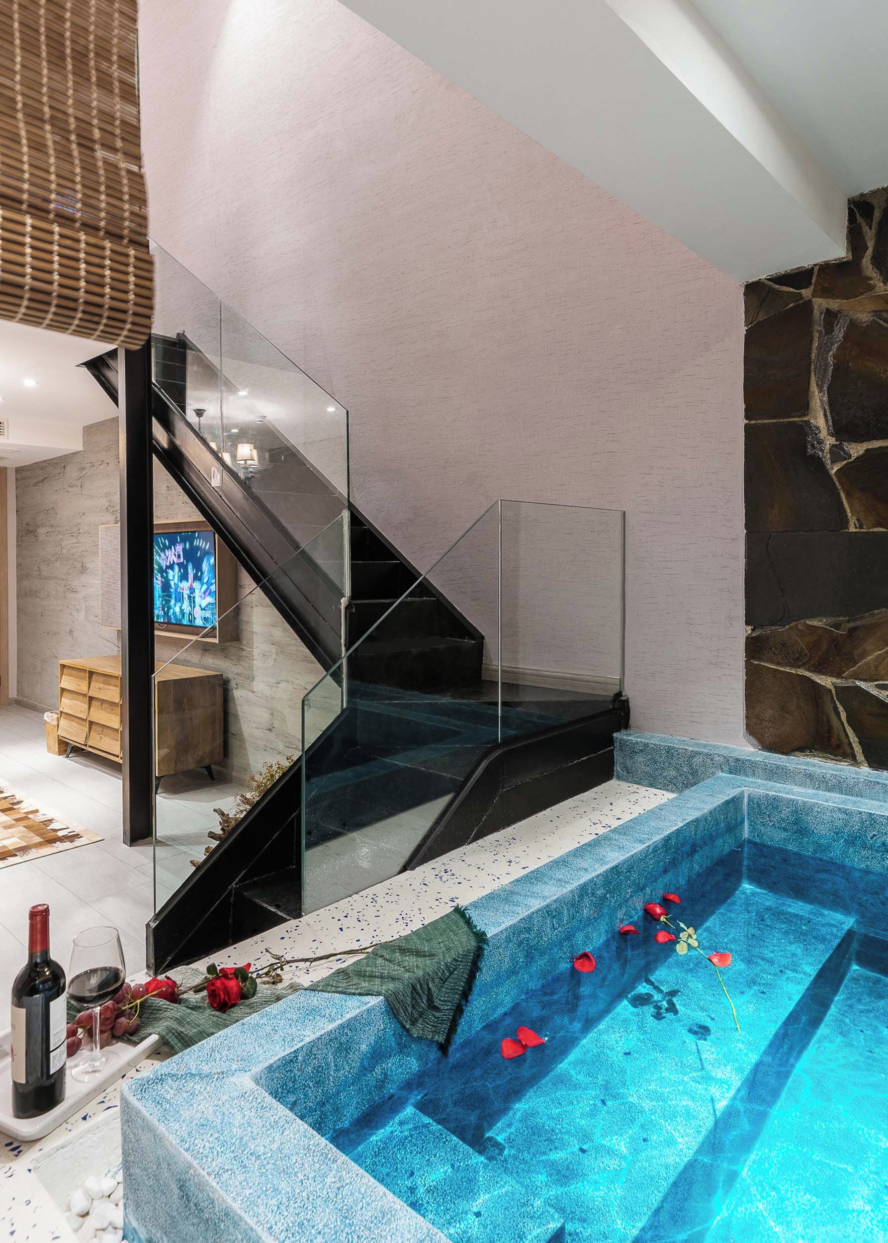 Standard Suite, Hill View | WiFi (free)