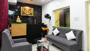 Lobby - Murugan Rooms (Chennai)