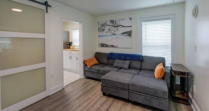 2 Mi to Dtwn Savannah! Wfh-friendly Retreat