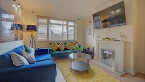 Unclassified image, 4 of 17, button - Home from Home | Bright & Spacious 3-Bed House with Garden, Belvedere, London (Belvedere)
