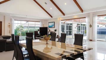 Villa, 4 Bedrooms, Patio, Pool View | Dining