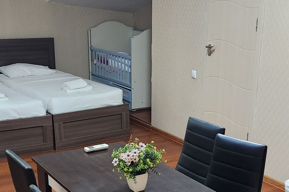Studio Suite Cao cấp, quang cảnh thành phố | Két bảo mật tại phòng, bàn, khu vực làm việc phù hợp cho laptop 