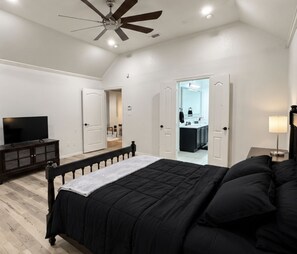 Room - Spacious Allen home with 4 bedrooms, 2.5 baths, and a nearby pond. (Allen)