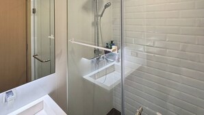 Dormitorio condiviso, 1 camera da letto, balcone, vista città | Bagno