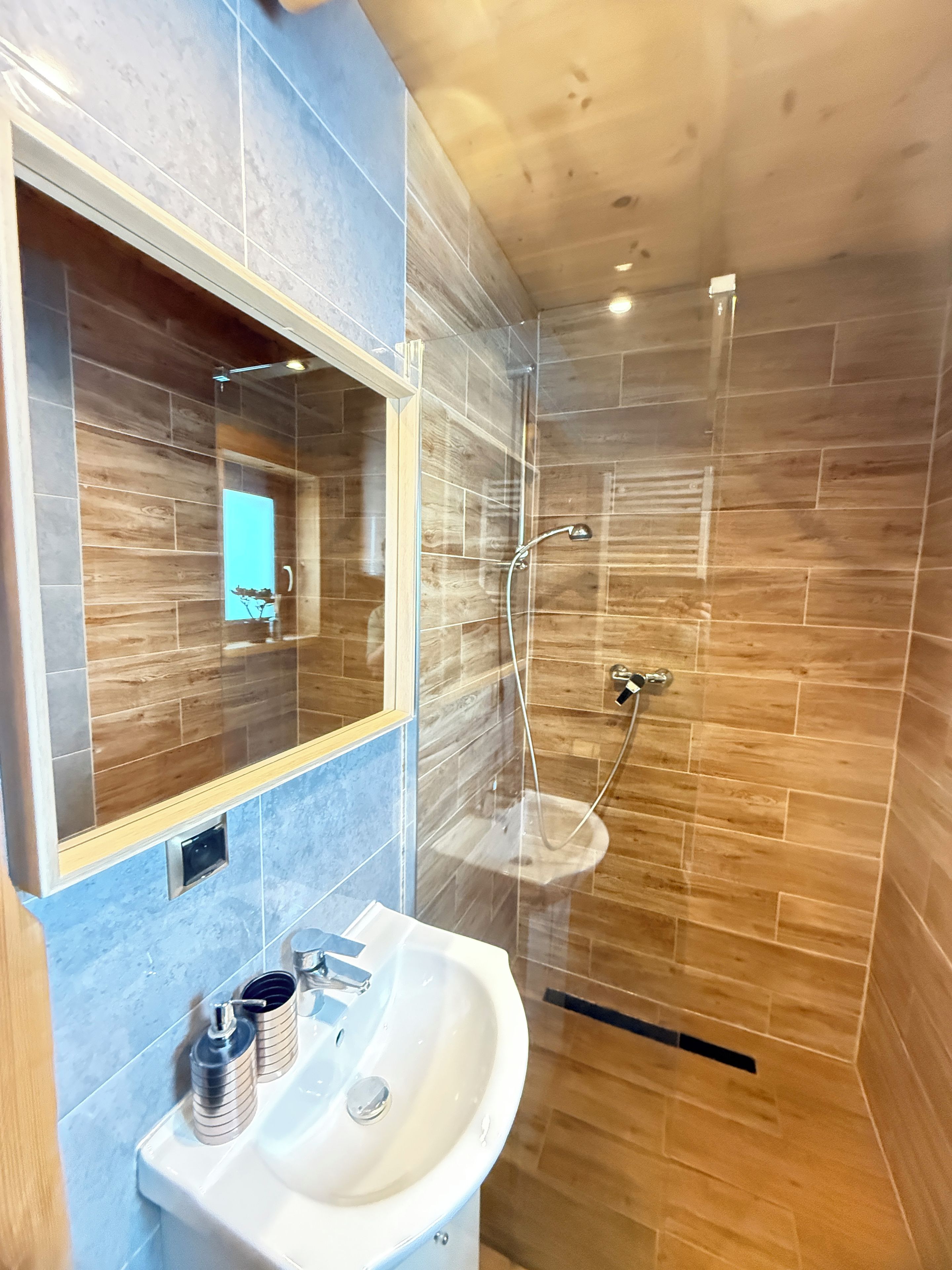 Classic Cottage, Hot Tub, Lake View | Bathroom | Shower, towels, soap, toilet paper