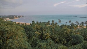 Unclassified image, 5 of 30, button - Rock House (Unawatuna)