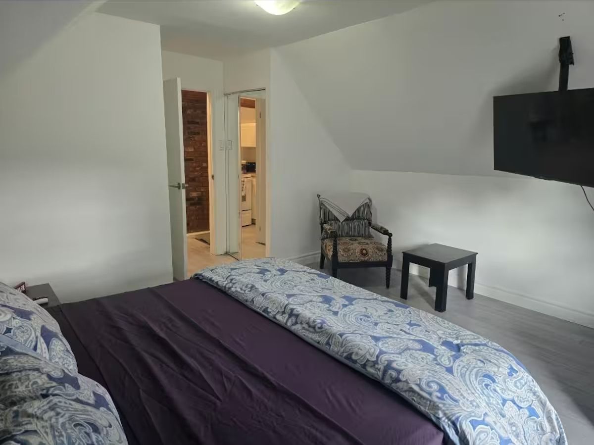 Iron/ironing board, WiFi (free), bed sheets