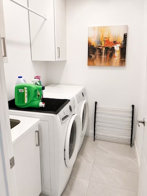 Interior - Central Edmonton Home | Walk to 124St Restaurants | 5min downtown | Pet Friendly (Edmonton)