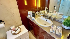 Unclassified image, 5 of 60, button - 7 cabins 27M Benetti luxury yacht Velora (İzmir)