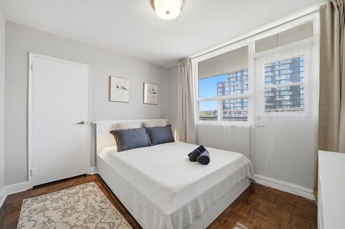 Stylish 2BR Condo near BMO Field & Waterfront