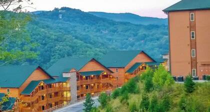 Cozy 1-bedroom luxury resort in beautiful Gatlinburg with jetted hot tub.