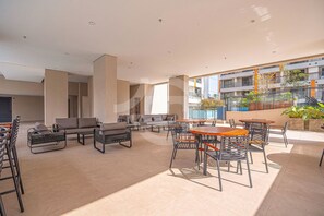 Khu ẩm thực ngoài trời