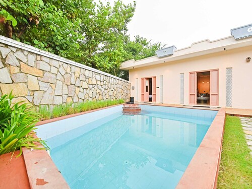 Suite With Garden View Parijat Villas