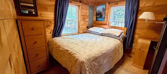 Lazy Pine Lodge - just 10 minutes from Sugarloaf!
