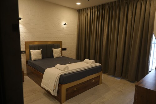 Serene by the River Front 4BHK in Koregaon Park
