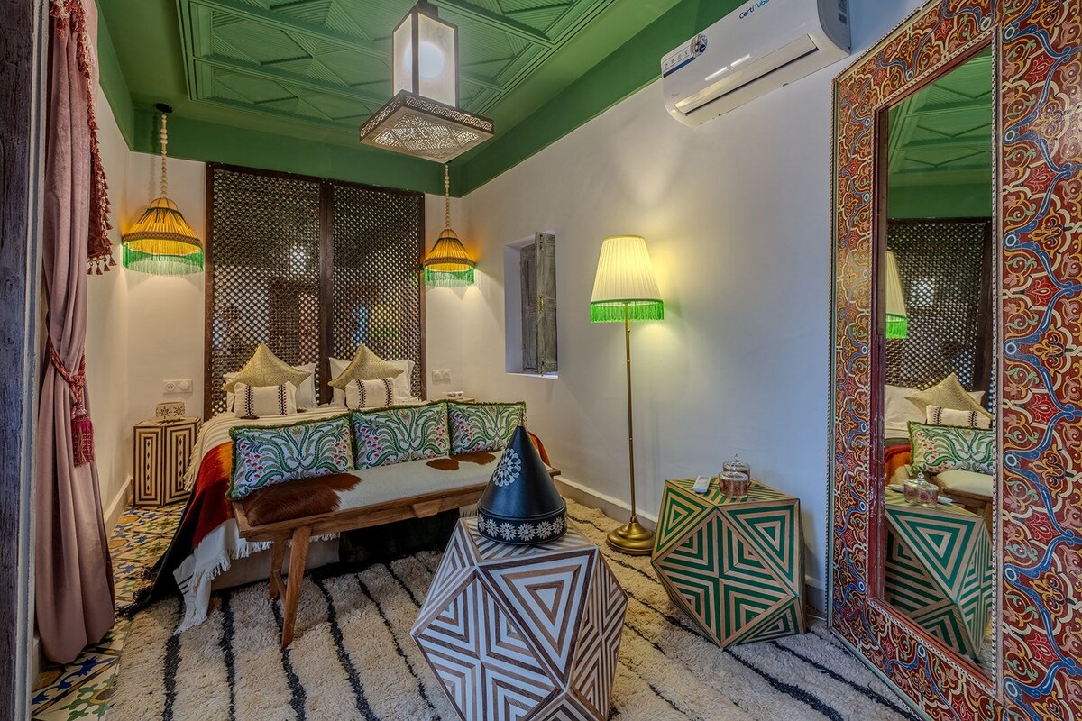 Phòng đôi Deluxe, quang cảnh hồ bơi | Minibar, truy cập Internet không dây miễn phí, trang trí khác biệt 