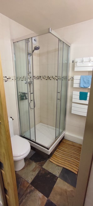 Bathroom - Vrbo Property (Bourg-Saint-Maurice)