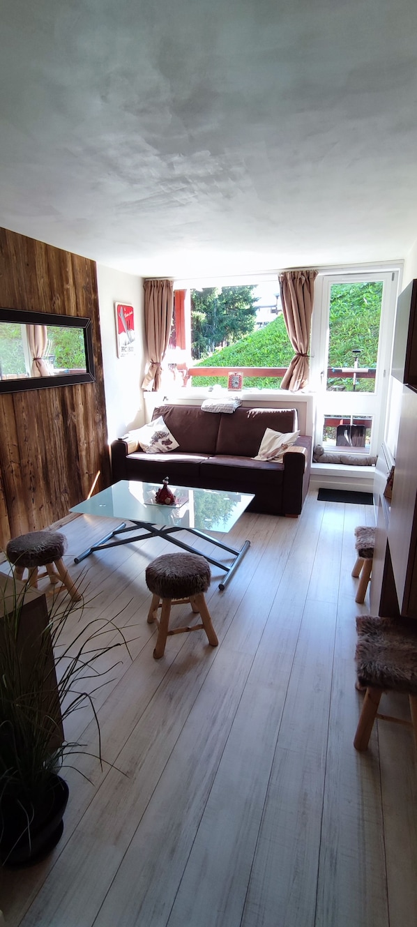 Unclassified image, 1 of 6, button - Vrbo Property (Bourg-Saint-Maurice)