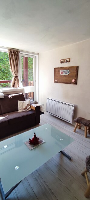 Unclassified image, 5 of 6, button - Vrbo Property (Bourg-Saint-Maurice)