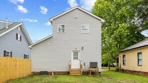 Unclassified image, 5 of 41, button - Waterfront Town Escape | Up to 8 Guests (Washington)
