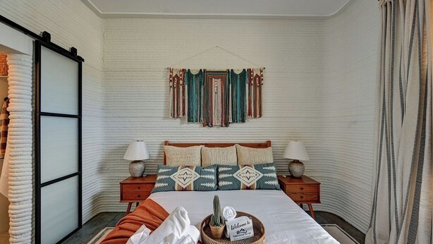 2 Schlafzimmer, Schreibtisch, Bügeleisen/Bügelbrett, Reisekinderbett