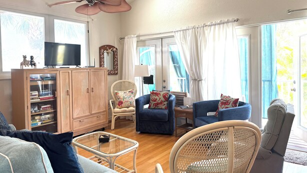 Living area - Your Stairway to Heaven Awaits! Sweet Guest House! (Longboat Key)