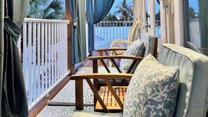 Property grounds - Your Stairway to Heaven Awaits! Sweet Guest House! (Longboat Key)