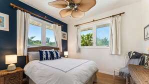 Room - Your Stairway to Heaven Awaits! Sweet Guest House! (Longboat Key)