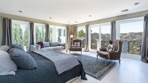 5 Schlafzimmer, Bügeleisen/Bügelbrett, kostenloses WLAN, Bettwäsche