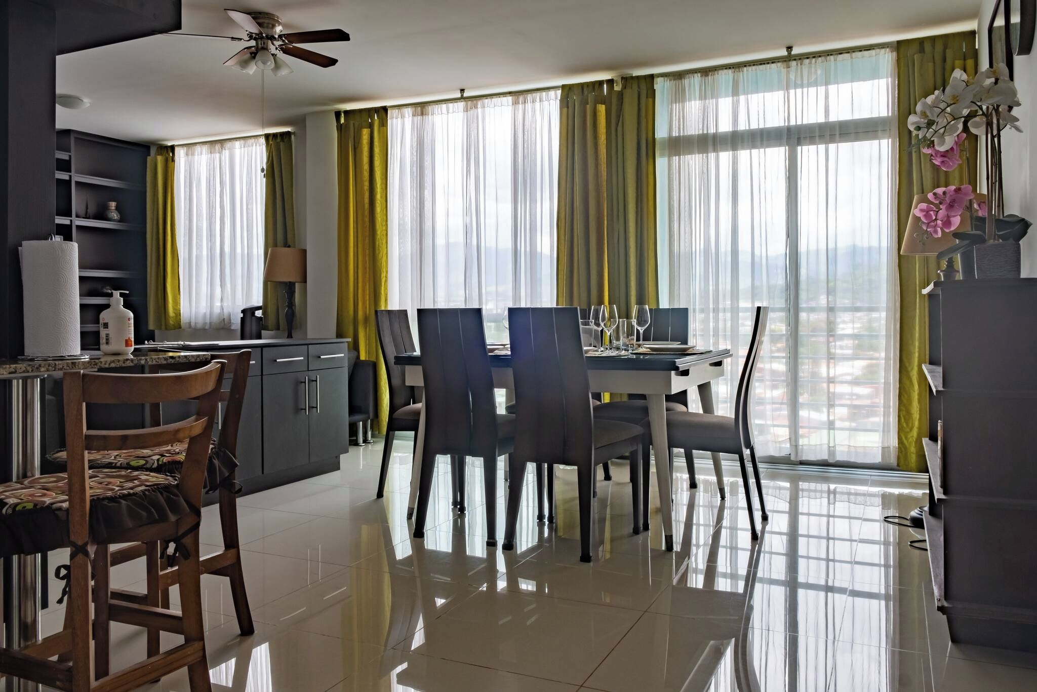 Condo, 2 Bedrooms, Accessible | Dining room