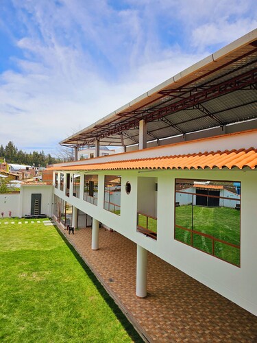 Hotel Catañuñi 