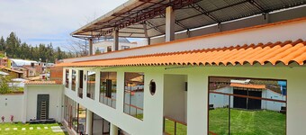 Hotel Catañuñi 
