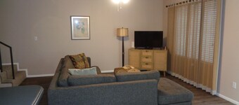 SNOWBIRD FAVORITE -  Quiet Location-  Pet Friendly, 2 Bedroom, 2 Story Townhouse