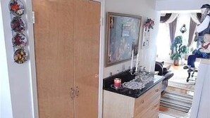 Interior - Spacious 3-bedroom townhome with AC Commutable to NYC (Woodbridge Township)