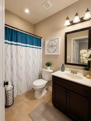 Bathroom - 3-bedroom house in tranquil Stonecrest with AC and hot tub (Stonecrest)