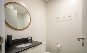 Bathroom - Studio in Condo. w/ City View & Wi-fi Pti0308 (Florianópolis)