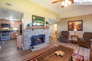 Unclassified image, 3 of 9, button - Appalachian Perch at Sugar Top•Ski Views•Sleeps 4 (Sugar Mountain)