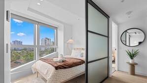 Room - Luxury Beachfront Apartment in Surfers Paradise (Surfers Paradise)