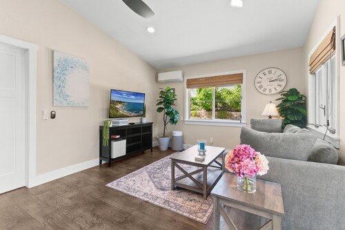 4BR Luxury Foothill Estate. 30+ Day Stays. Insurance & Corporate Relocation