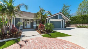 Exterior - 4BR Luxury Foothill Estate. 30+ Day Stays. Insurance & Corporate Relocation (Rancho Cucamonga)