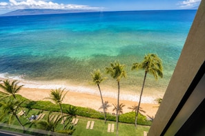 Best view on Maui! - Oceanfront Mahana Ka'anapali | AC, Pool, Hot Tub, Pickleball, King Bed (Lahaina)