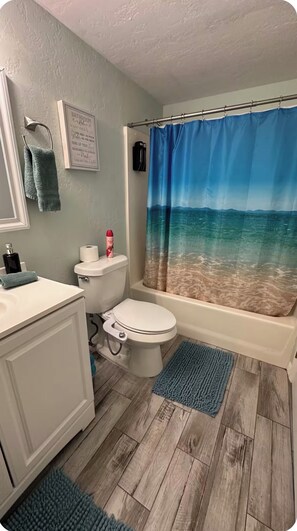 Bathroom - Cozy 2-bedroom townhome in Venice with Pool , Near Manasota Beach (Venice)